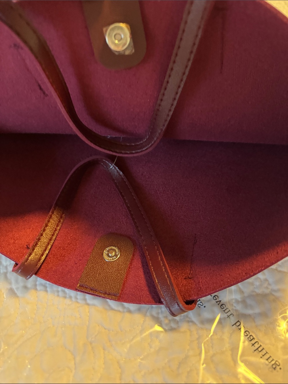 Women's Burgundy Tote Bag - Elegant Everyday Carry - Picture 2 of 5